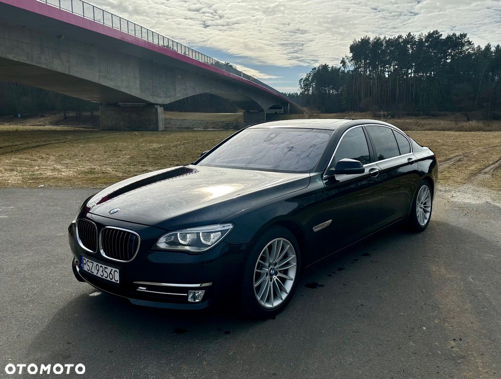 BMW Seria 7 750i xDrive