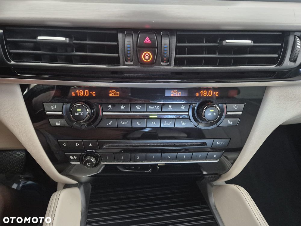 BMW X6 xDrive40d - 27