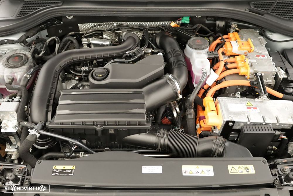 VW Passat Variant 1.5 TSI eHybrid DSG - 24