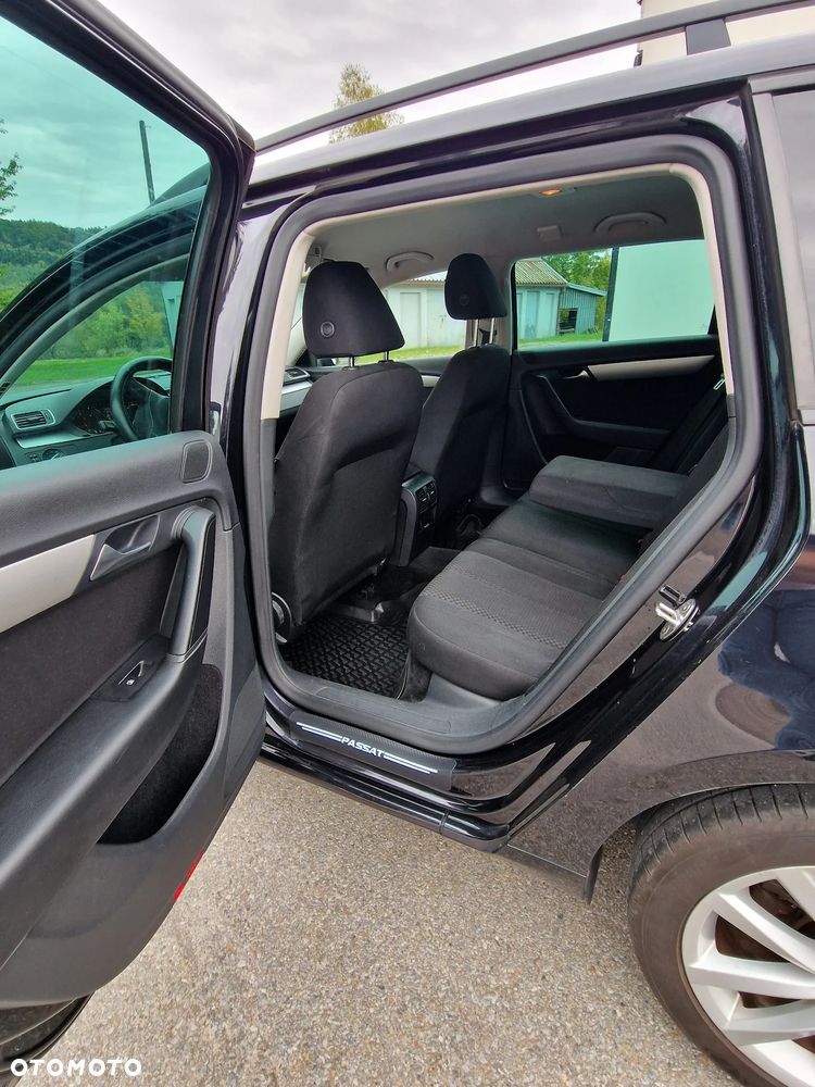 Volkswagen Passat - 16