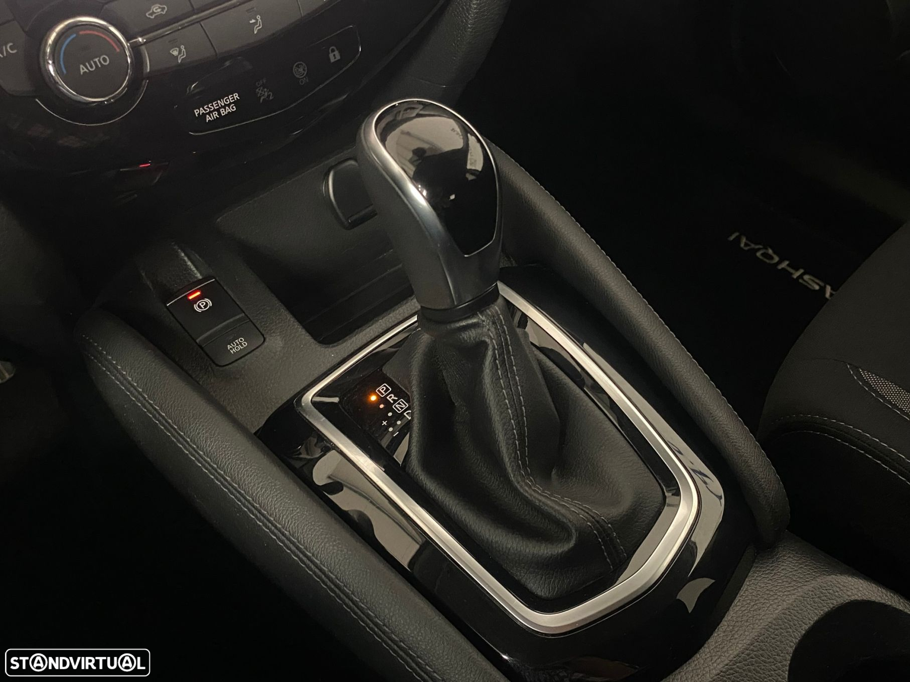 Nissan Qashqai 1.5 dCi N-Connecta DCT - 32