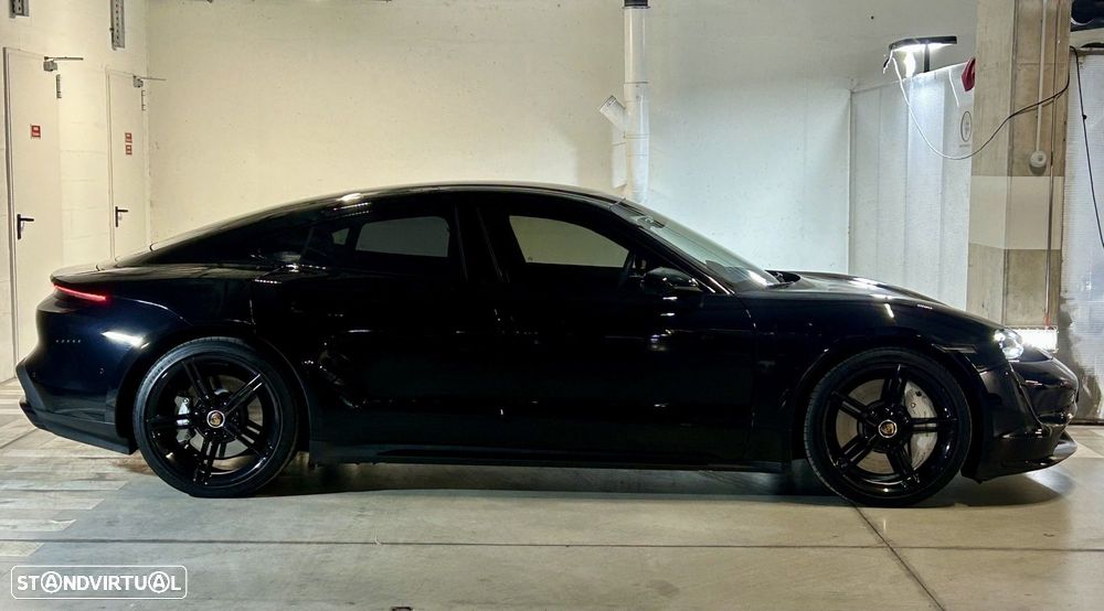 Porsche Taycan Turbo - 18