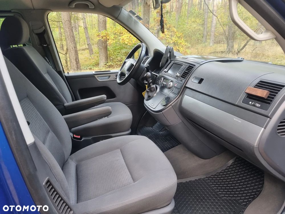 Volkswagen Multivan - 16
