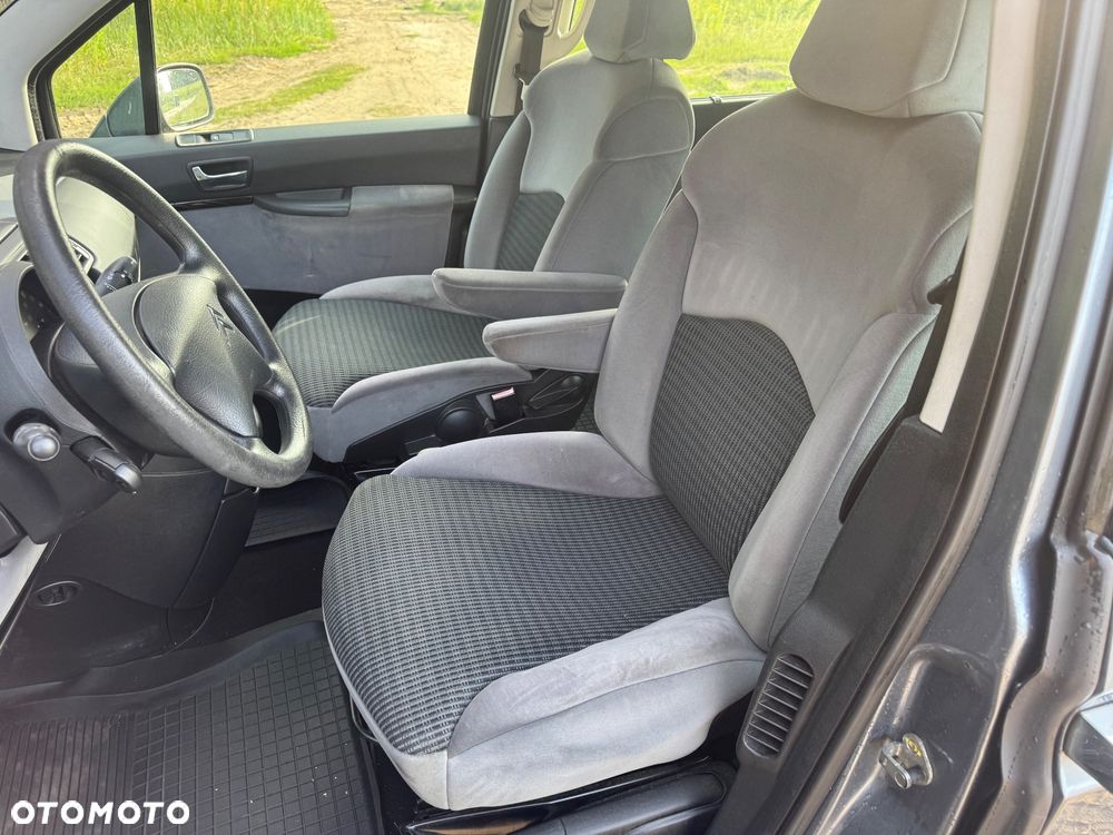 Citroën C8 2.0 16V Confort - 15