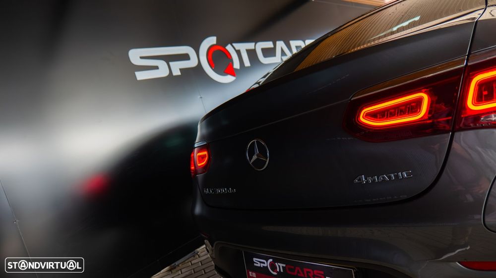 Mercedes-Benz GLC 300 de Coupe 4Matic 9G-TRONIC AMG Line Plus - 39