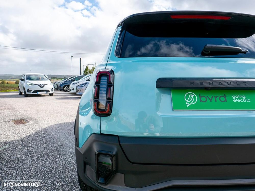 Renault 4 E-Tech 52 kWh Iconic Autonomia Conforto - 13