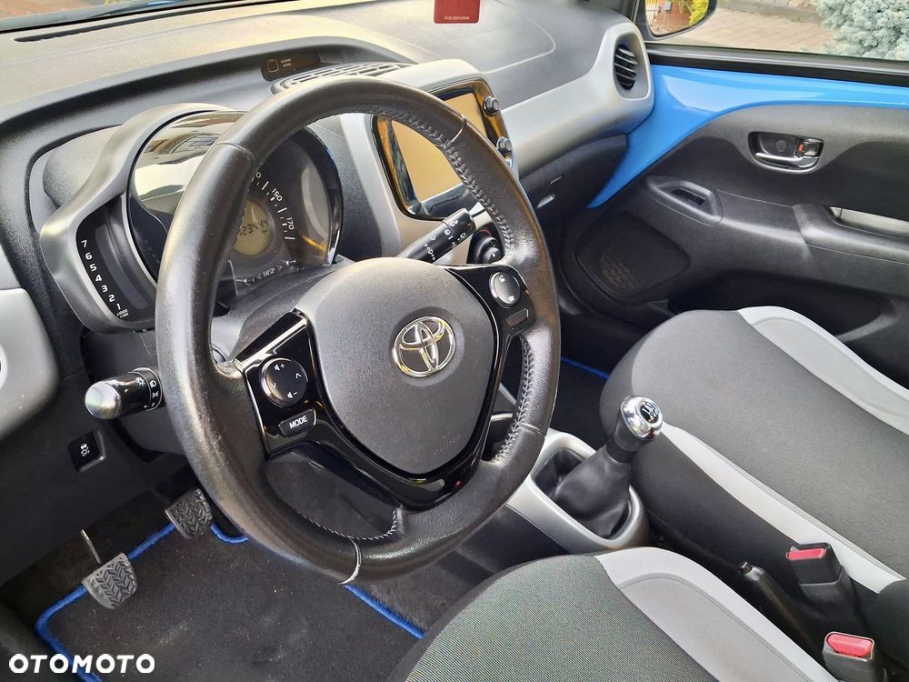 Toyota Aygo x-play touch - 14