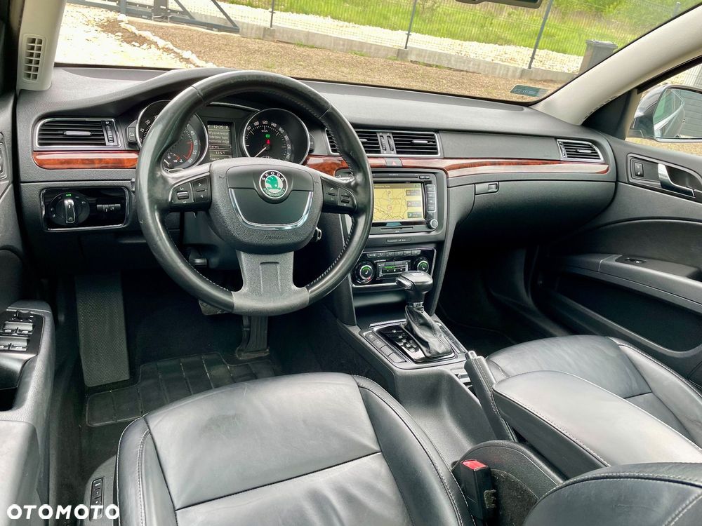 Skoda Superb 2.0 TDI DSG L&K - 35