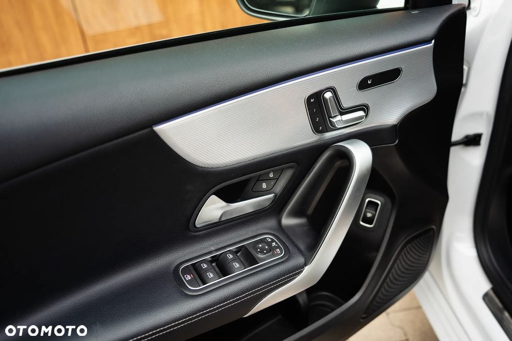 Mercedes-Benz Klasa A 220 7G-DCT Style - 19