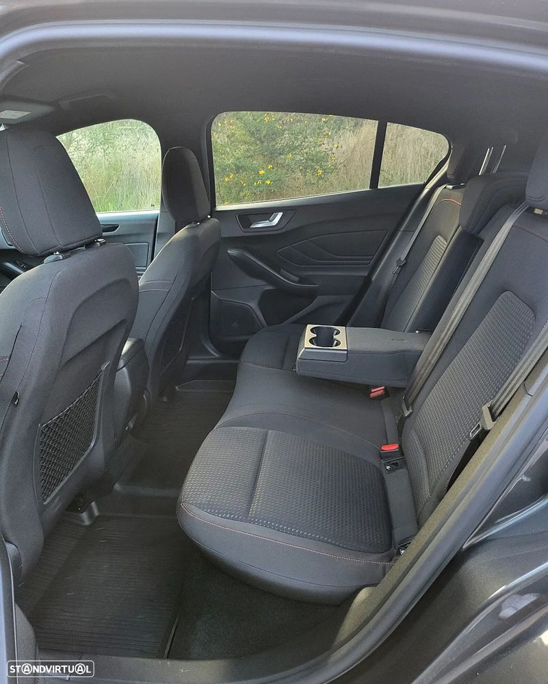 Ford Focus 1.5 TDCi EcoBlue ST-Line - 10