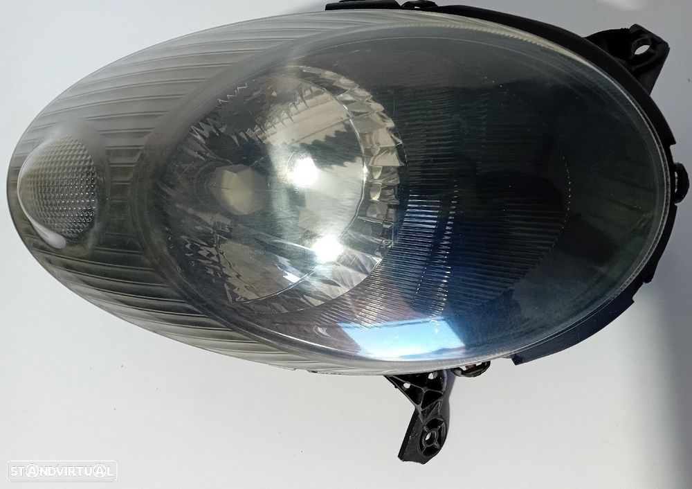 Ótica / farol direita NISSAN Micra III (K12) - 2