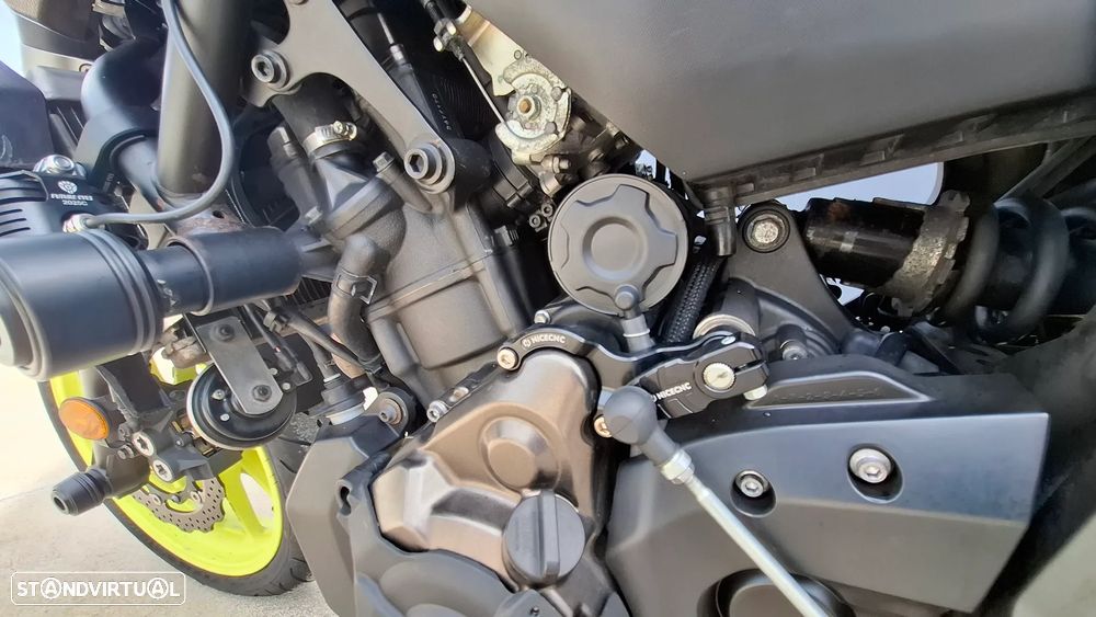 Yamaha MT-07 Nardo Grey 35 kw - 42