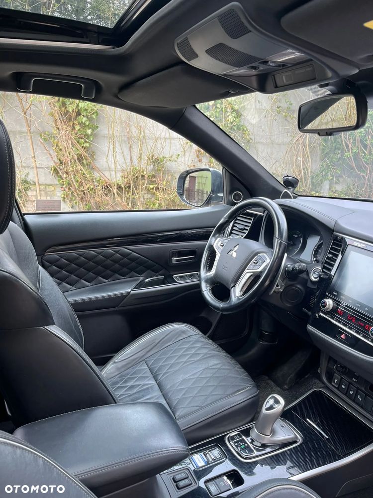 Mitsubishi Outlander Intense + - 13