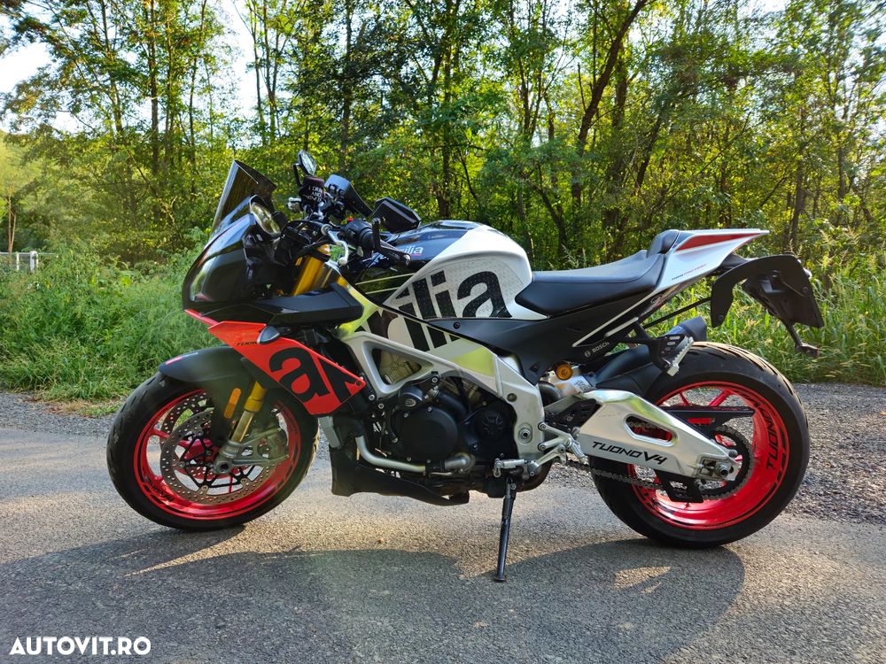 Aprilia Tuono V4 - 1