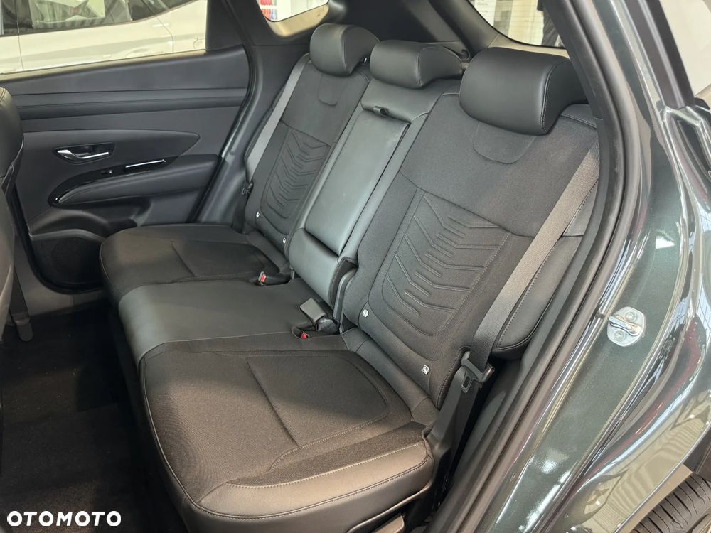 Hyundai Tucson 1.6 T-GDi HEV Smart Black 2WD - 17