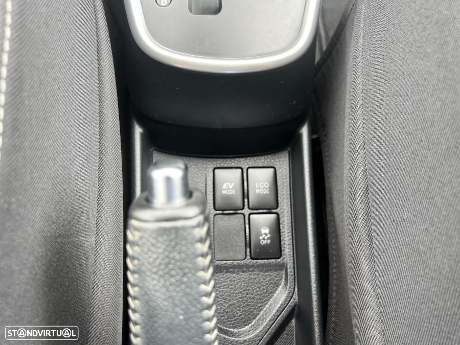 Toyota Yaris 1.5 HSD Exclusive - 45