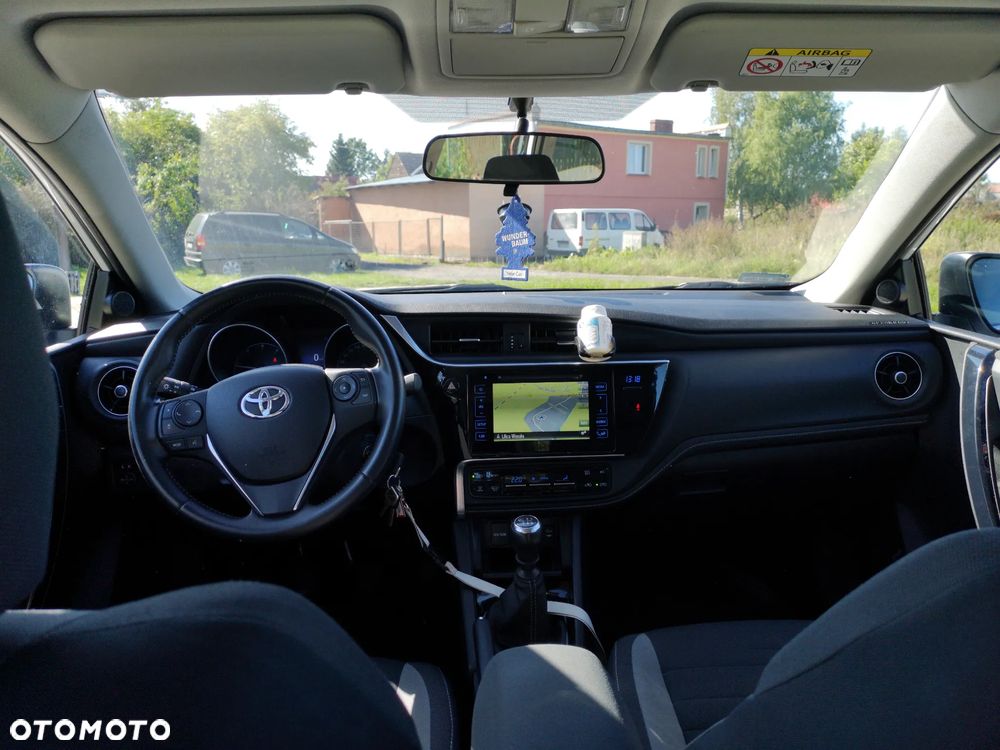 Toyota Auris 1.4 D-4D Premium - 14