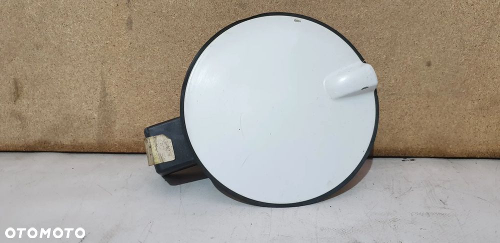 Opel Astra H Klapka Wlewu Paliwa Kol. Z474