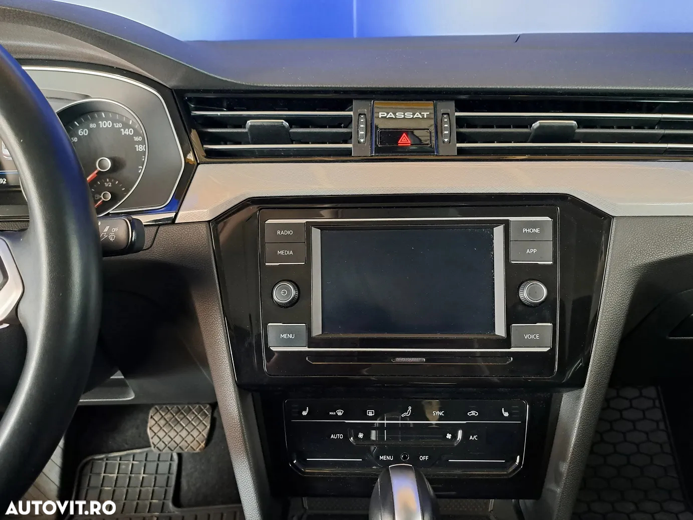 Volkswagen Passat - 15