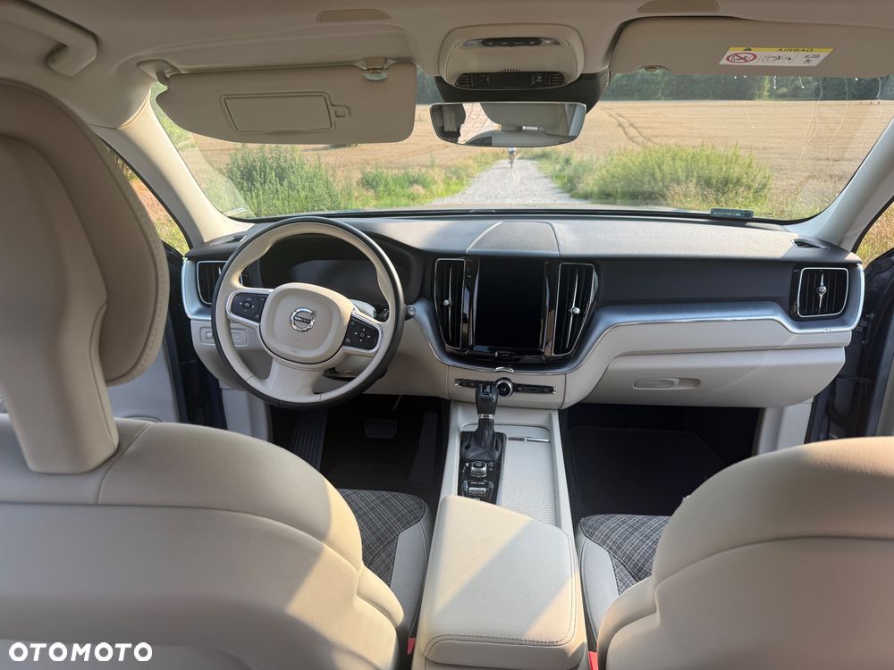 Volvo XC 60 D4 AWD Geartronic Momentum - 12