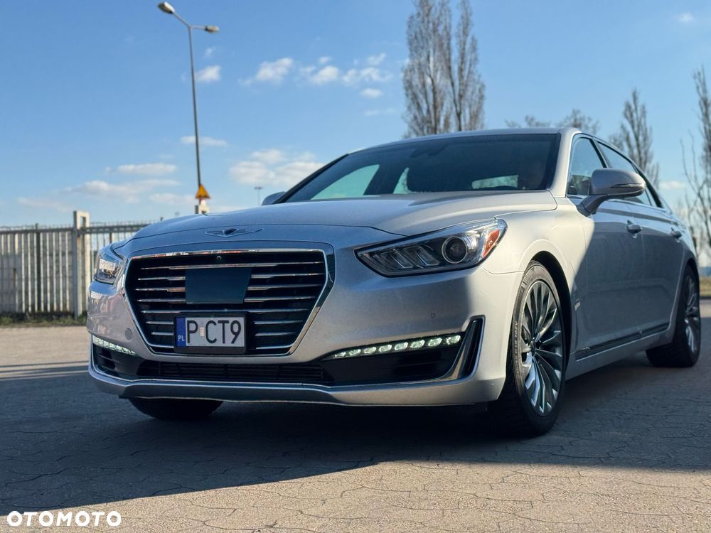 Genesis G90 - 35