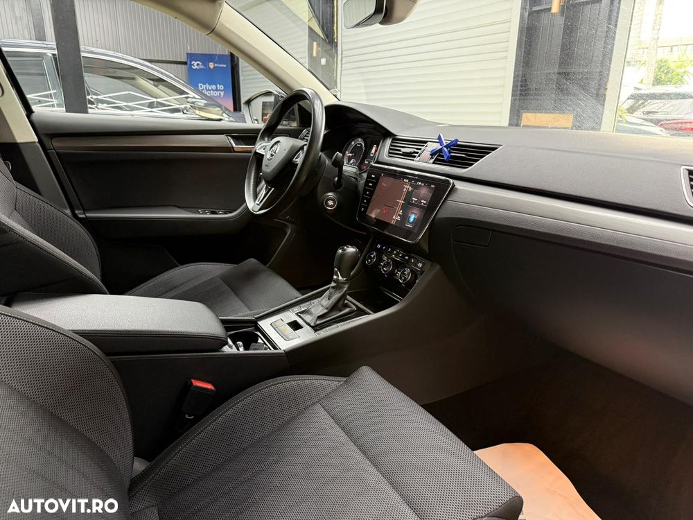 Skoda Superb 2.0 TDI DSG Ambition - 26