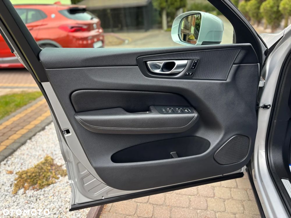 Volvo XC 60 B5 D AWD Geartronic Inscription - 26