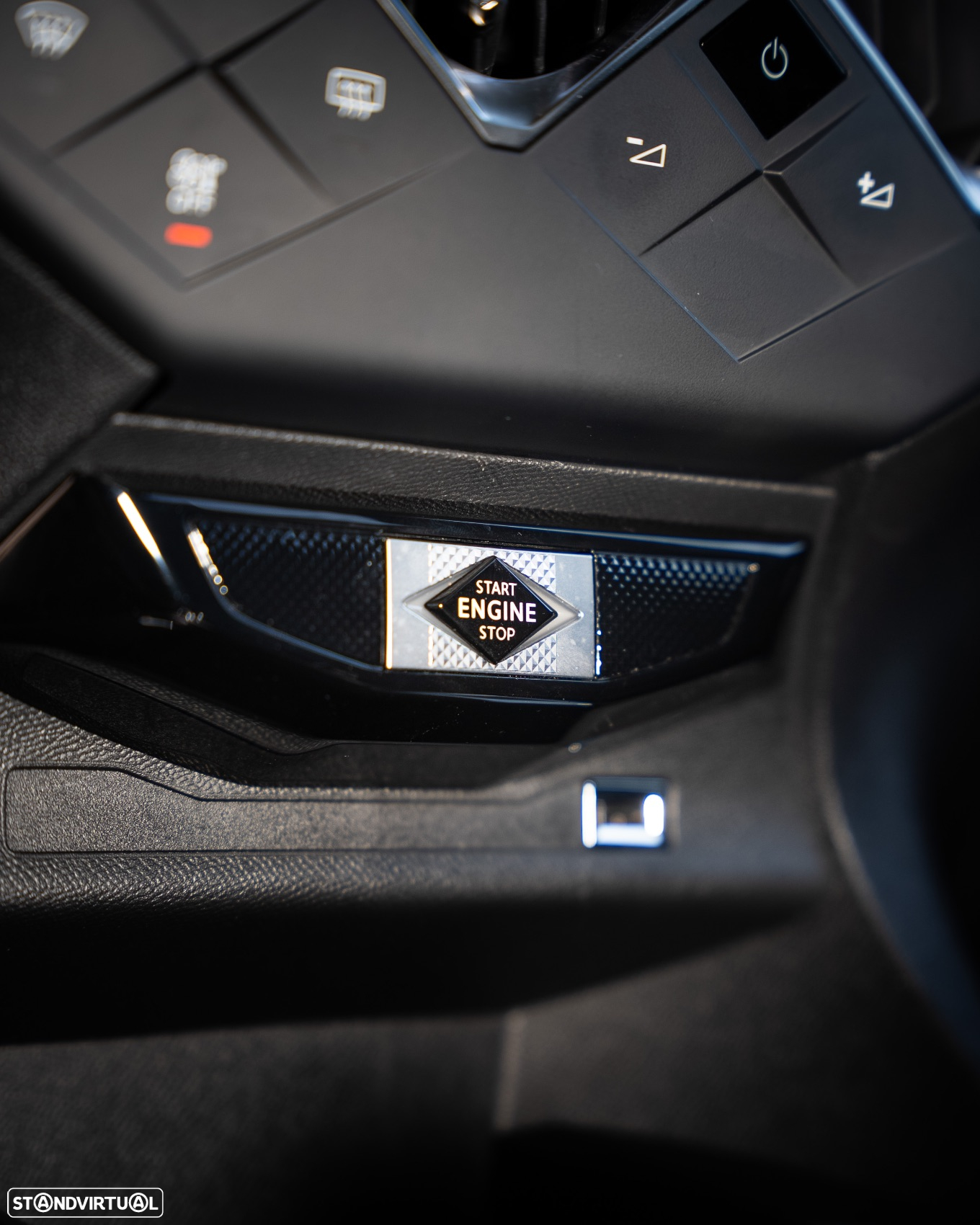 DS DS3 Crossback E-TENSE PERFORMANCE LINE - 28