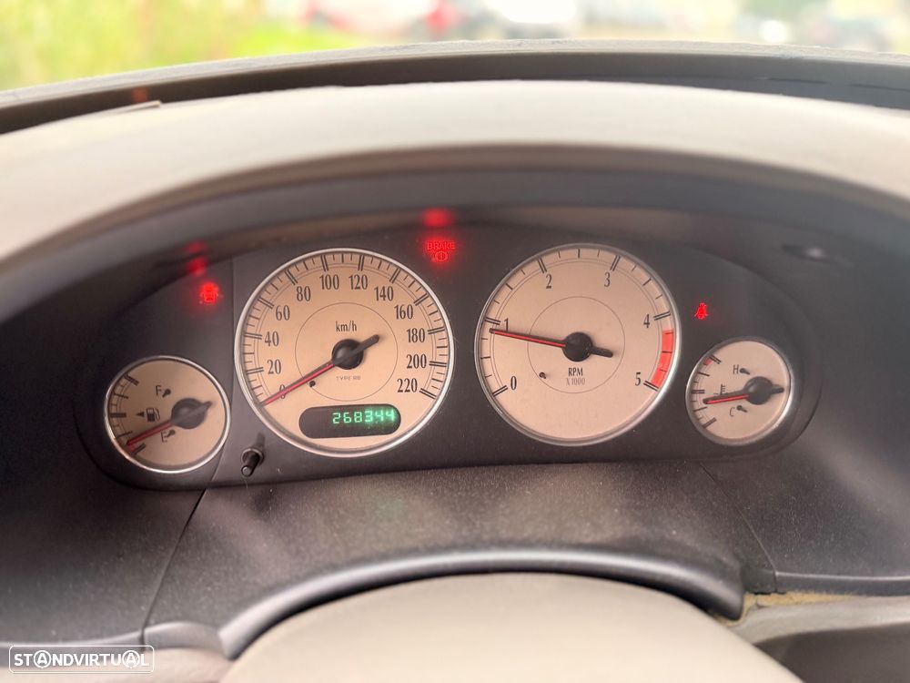 Chrysler Voyager 2.5 CRD LX - 9