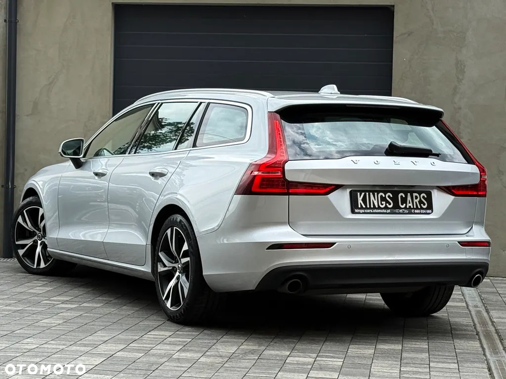 Volvo V60 B3 B DKG Momentum - 20