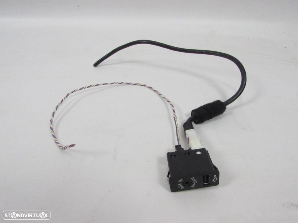Tomada USB/ AUX-IN Usado / Original BMW X3 (F25)/BMW i3 (I01)/BMW X5 (F15, F85)/... - 2