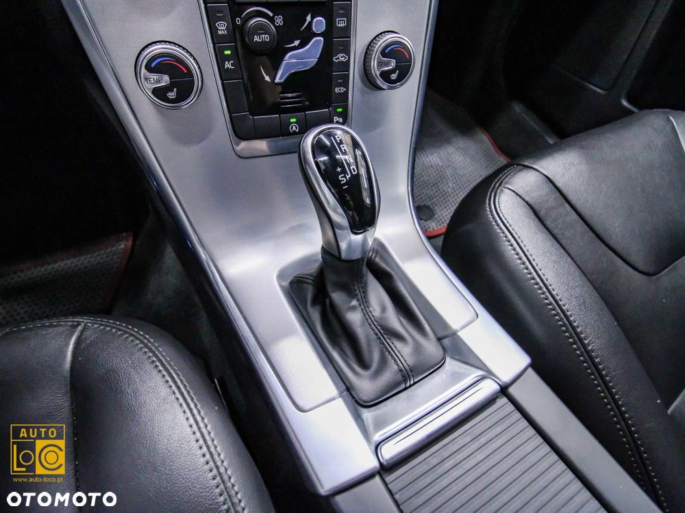Volvo XC 60 D3 Geartronic Summum - 24
