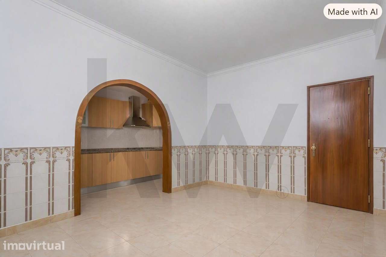 Apartamento T4 transformado em T3 na Amora - Grande imagem: 3/18