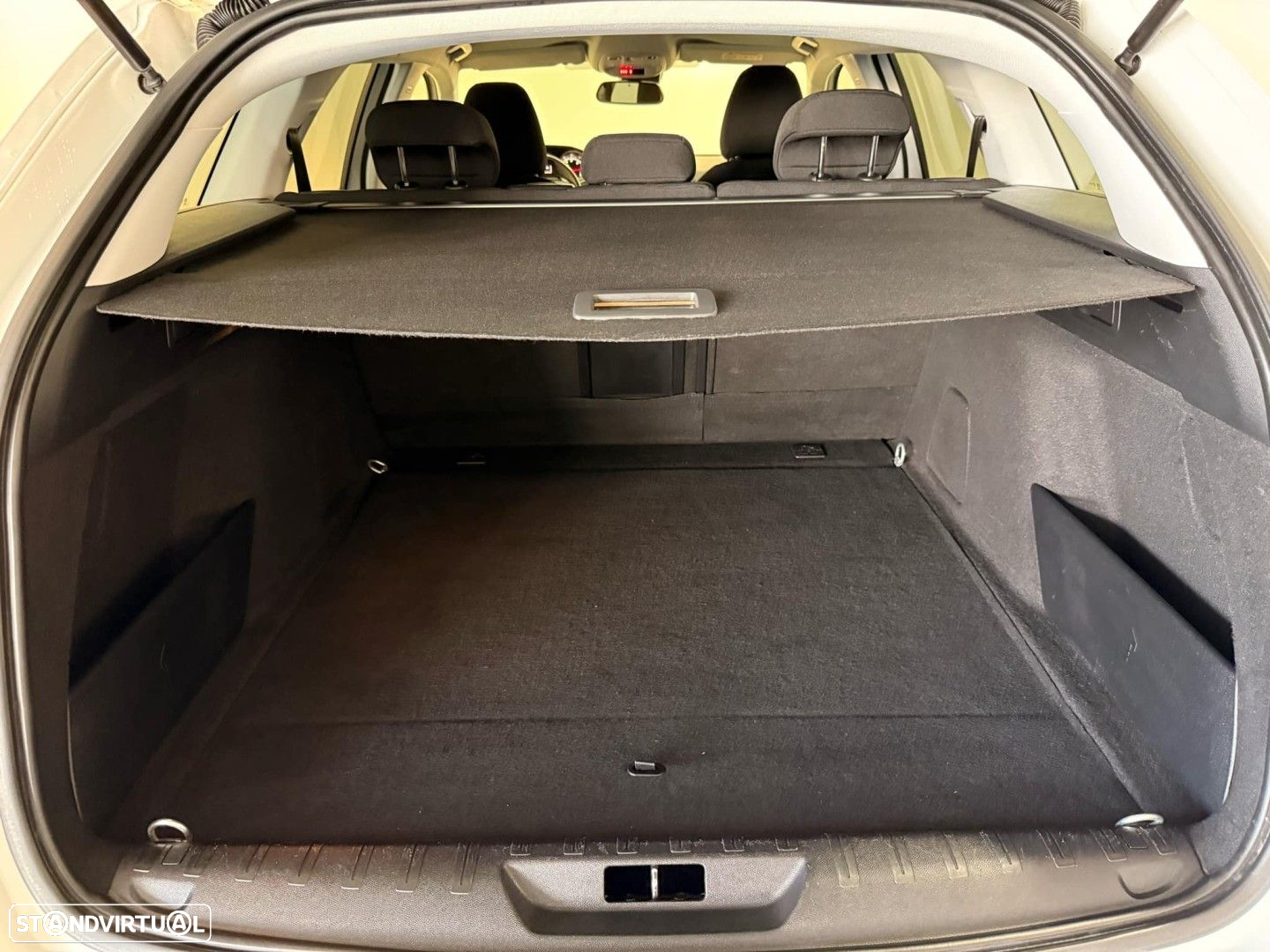 Peugeot 308 SW 1.5 BlueHDi Style - 24