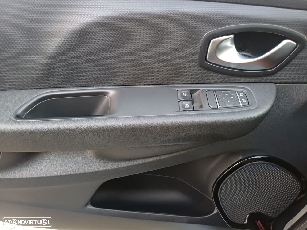 Renault Clio 0.9 TCe Limited Bi-Fuel - 10