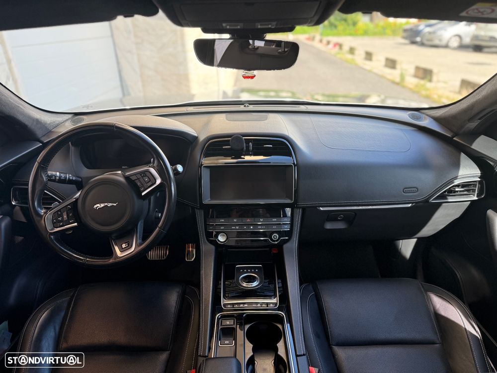 Jaguar F-Pace 2.0 i4D R-Sport Aut. - 8