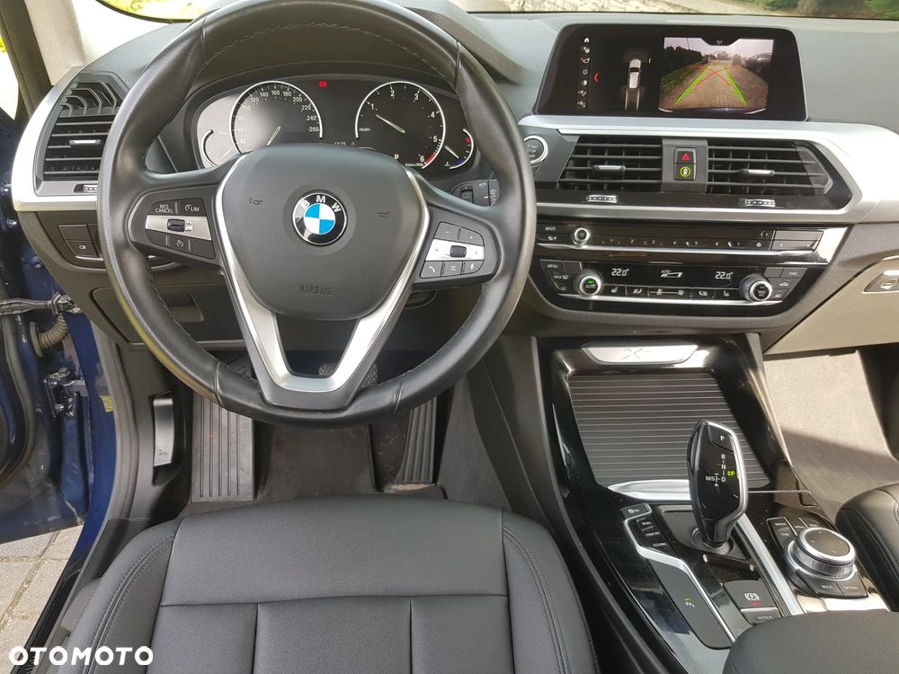 BMW X3 sDrive18d Business Edition - 10