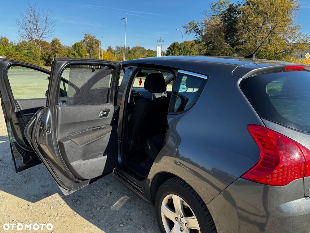 Peugeot 3008 1.6 HDi Premium - 29