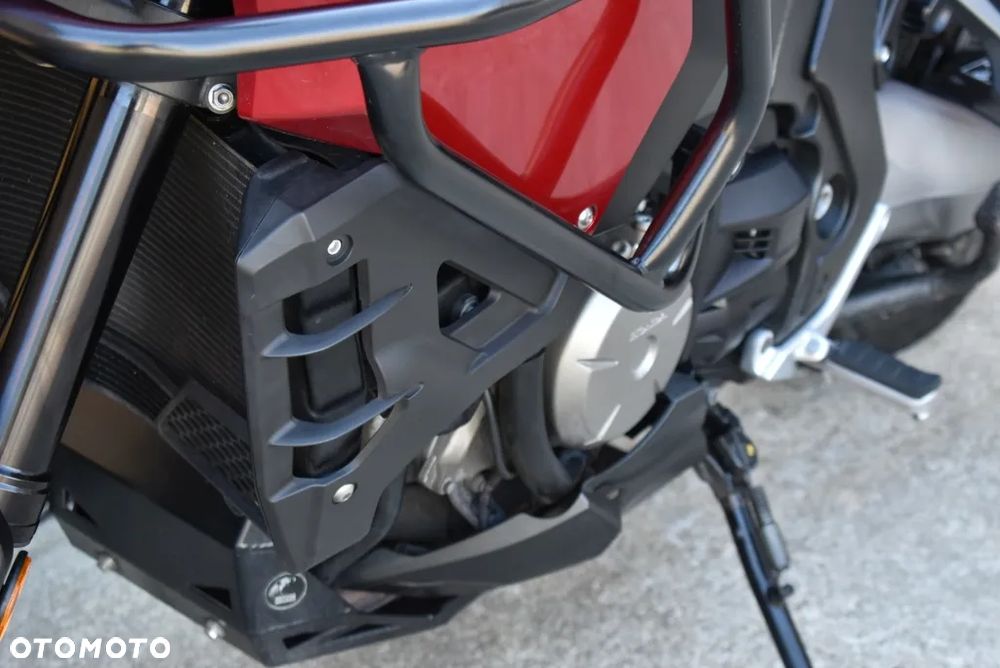 Honda VFR - 28