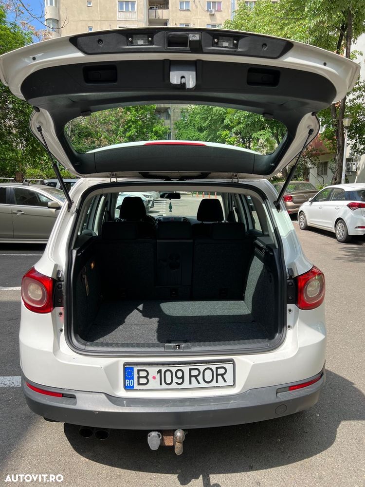 Volkswagen Tiguan - 12