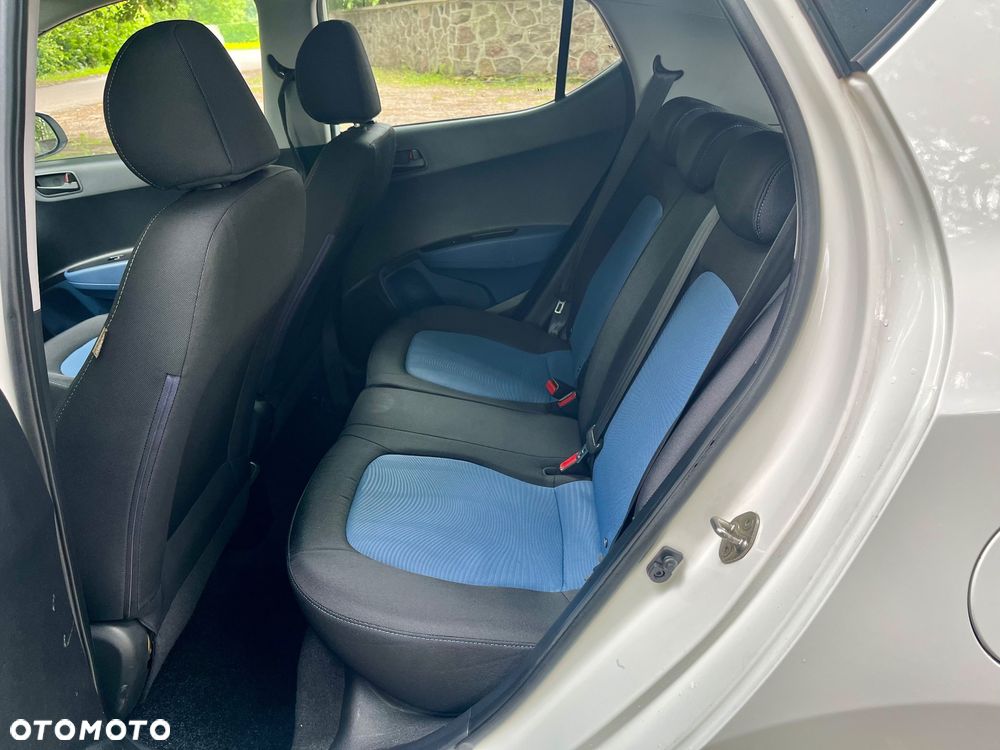 Hyundai i10 1.1 FIFA WM Edition - 9