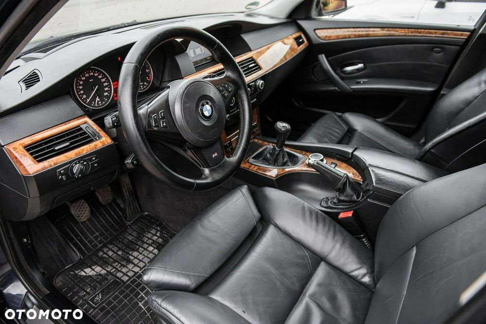 BMW Seria 5 523i Edition Sport - 6