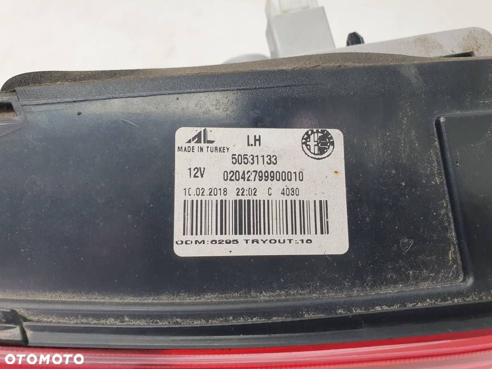 LAMPA TYŁ LEWA KLAPY ALFA ROMEO GIULIETTA 50531133 - 5