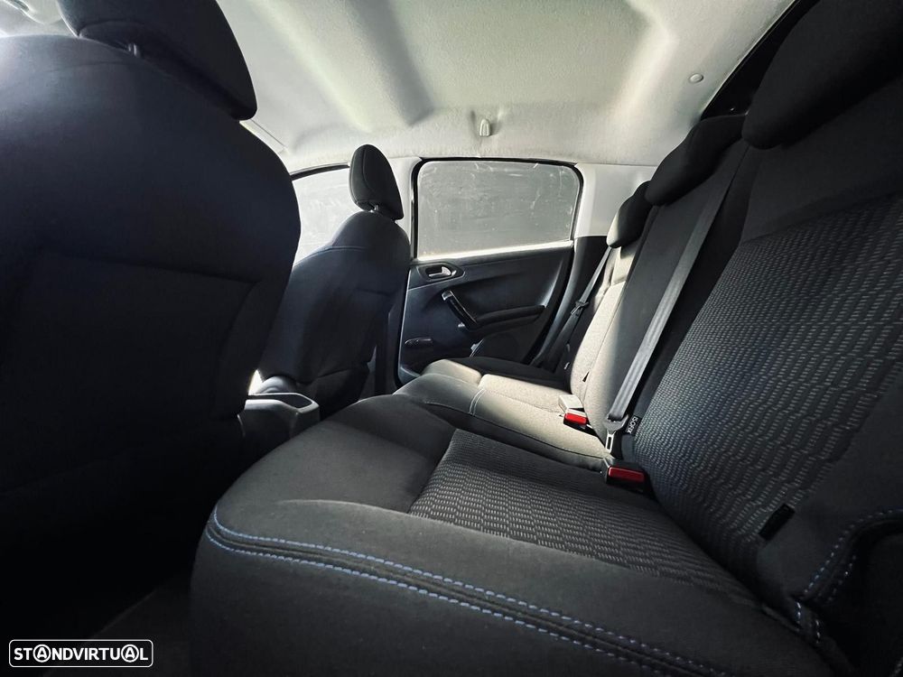 Peugeot 208 1.2 PureTech Style - 36