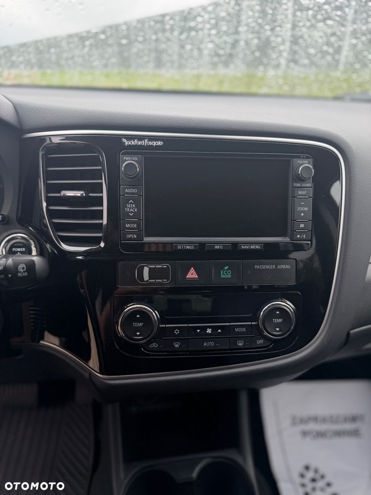 Mitsubishi Outlander - 22