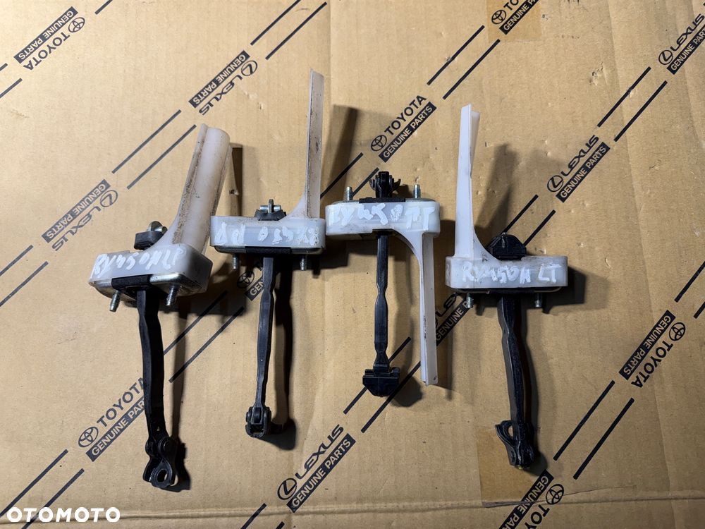 Ogranicznik drzwi Lexus RX450h 09-15r. - 1