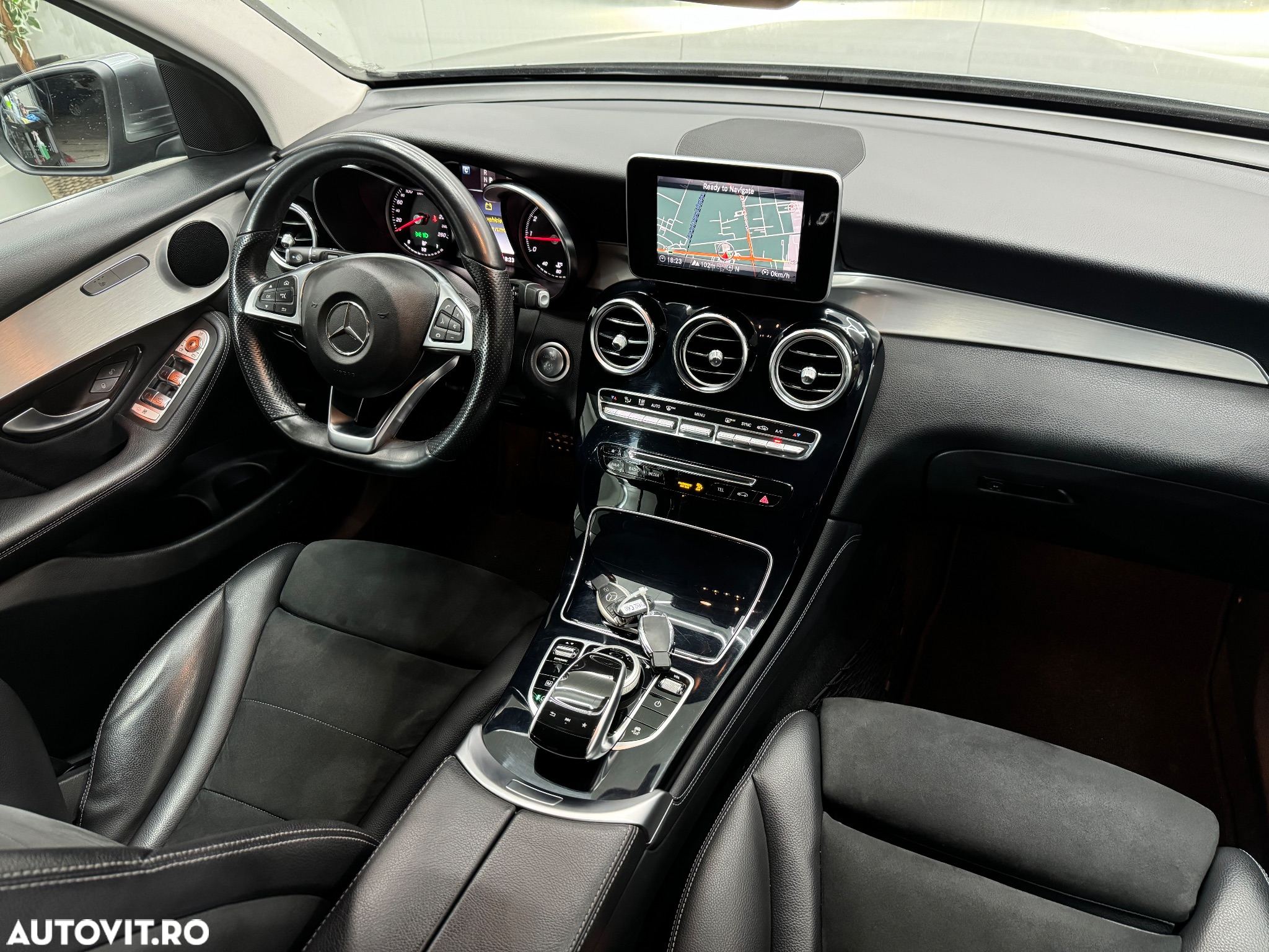 Mercedes-Benz GLC 250 4MATIC - 22