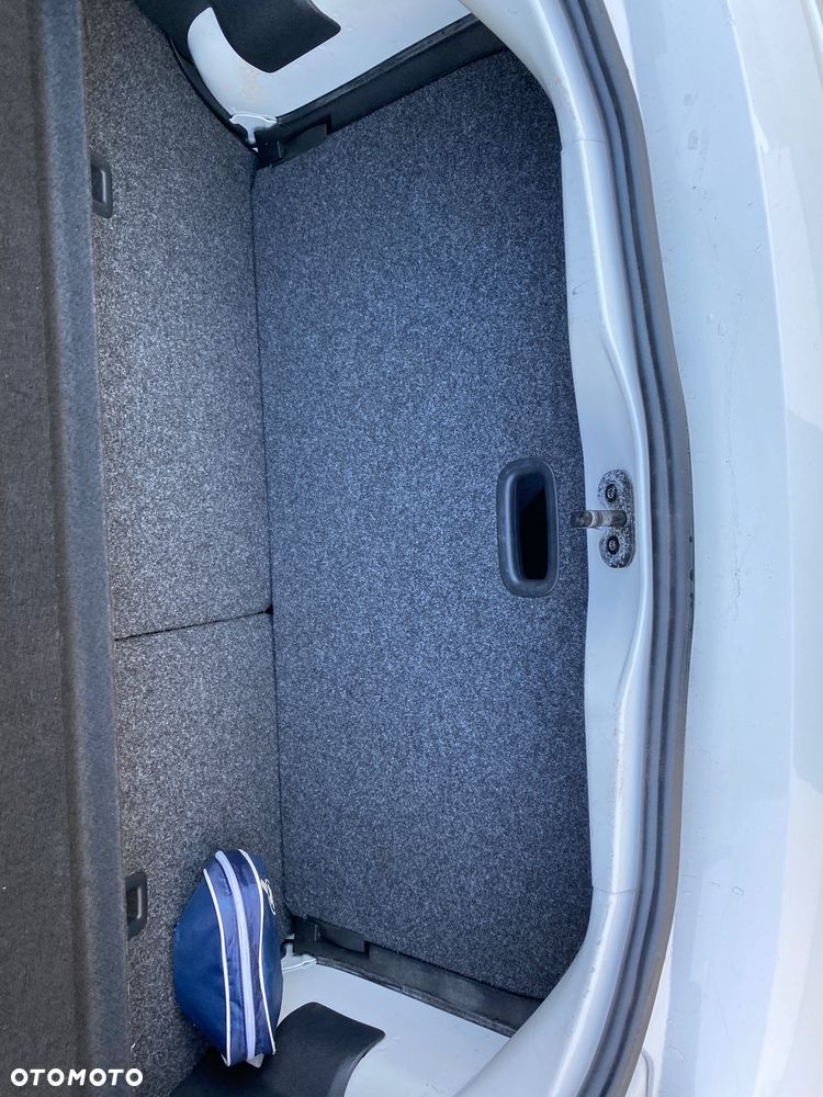 Volkswagen up! 1.0 street - 14
