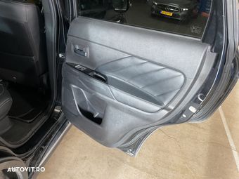 Mitsubishi Outlander 2.0 4WD Plug-In Hybrid Plus - 12