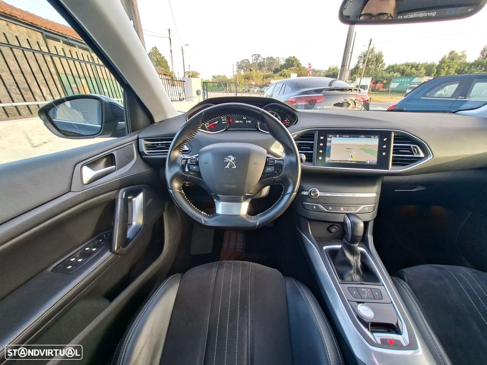 Peugeot 308 1.2 PureTech Allure EAT8 - 23